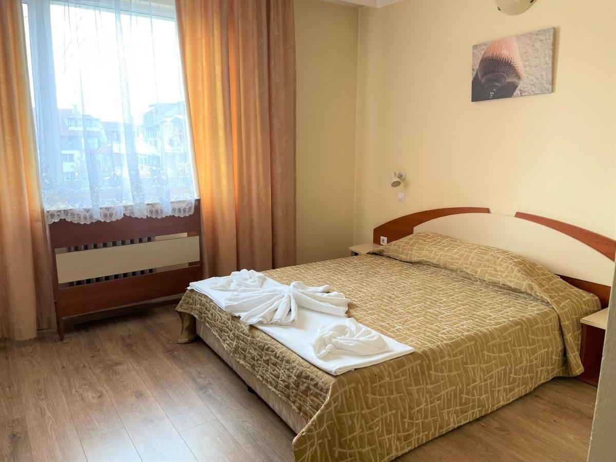 Family Hotel Central Burgas Екстер'єр фото