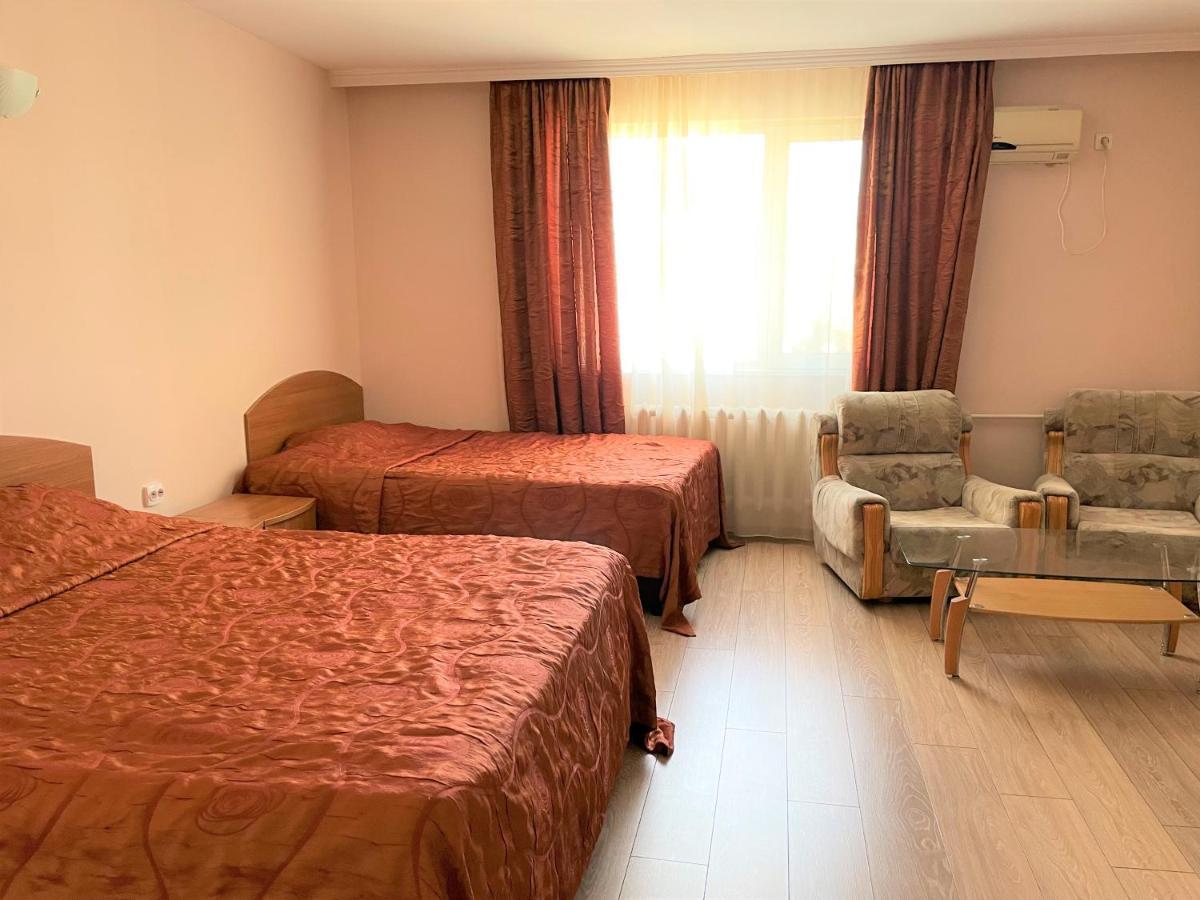 Family Hotel Central Burgas Екстер'єр фото