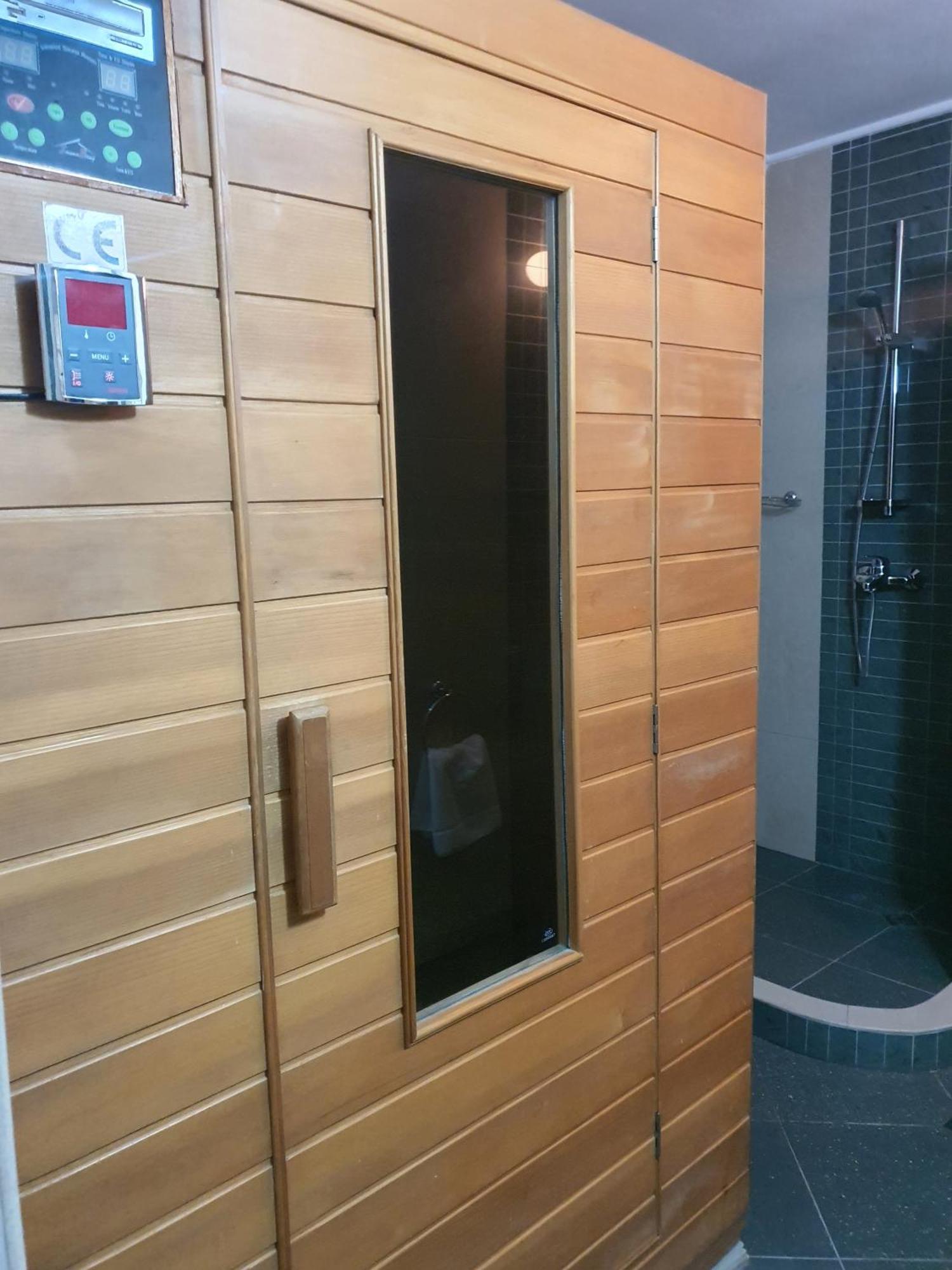 Family Hotel Central Burgas Екстер'єр фото